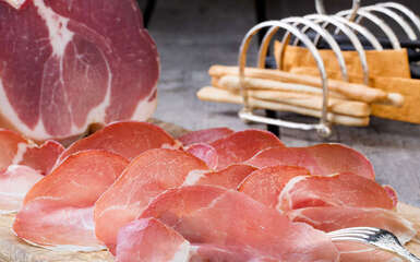 Cantina teatro e pranzo con il "culatello"