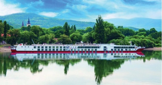 MERCATINI DI NATALE  SUL DANUBIO Il fascino della  NAVIGAZIONE FLUVIALE