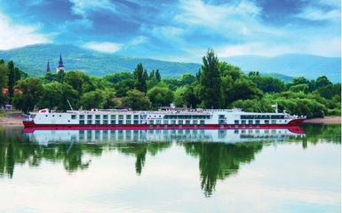 MERCATINI DI NATALE  SUL DANUBIO Il fascino della  NAVIGAZIONE FLUVIALE